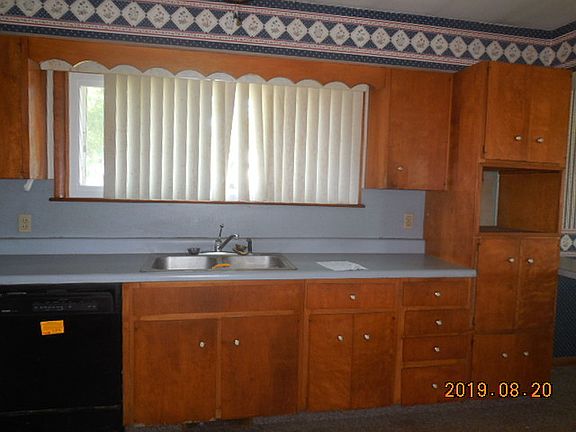 2nd image of 301 S East St