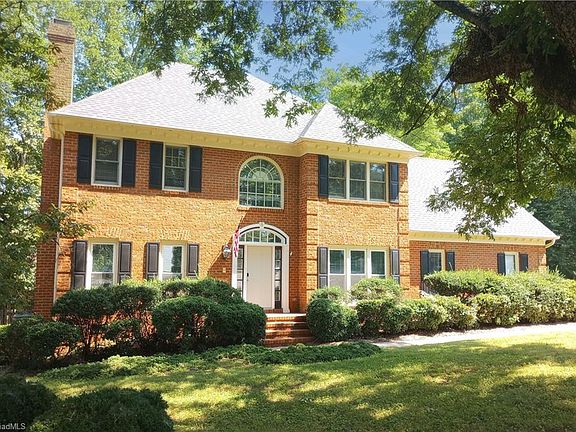 4th image of 8 Dunkirk Pl
