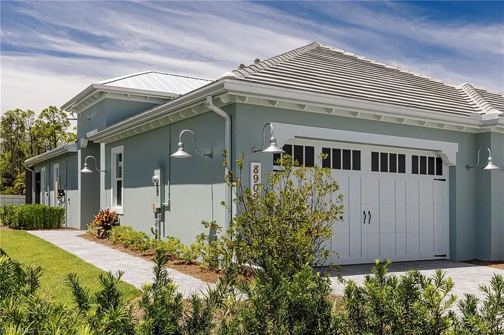 2 bed, 2.0 bath, 1616 sqft, $10,000 — Photo 1