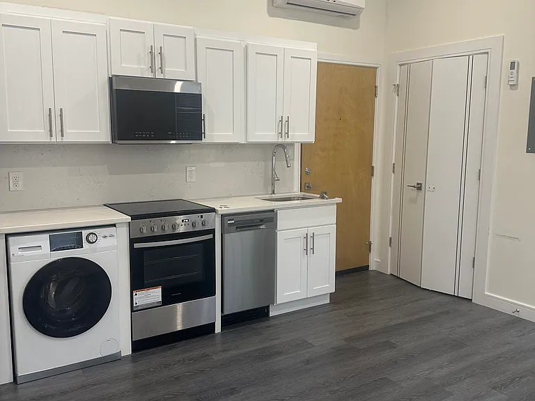152 Washington Ave #310 — Photo 2