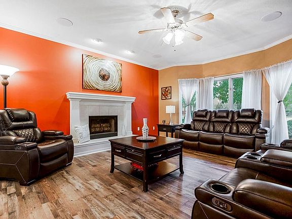 3rd image of 1820 SW Twincreek Pl