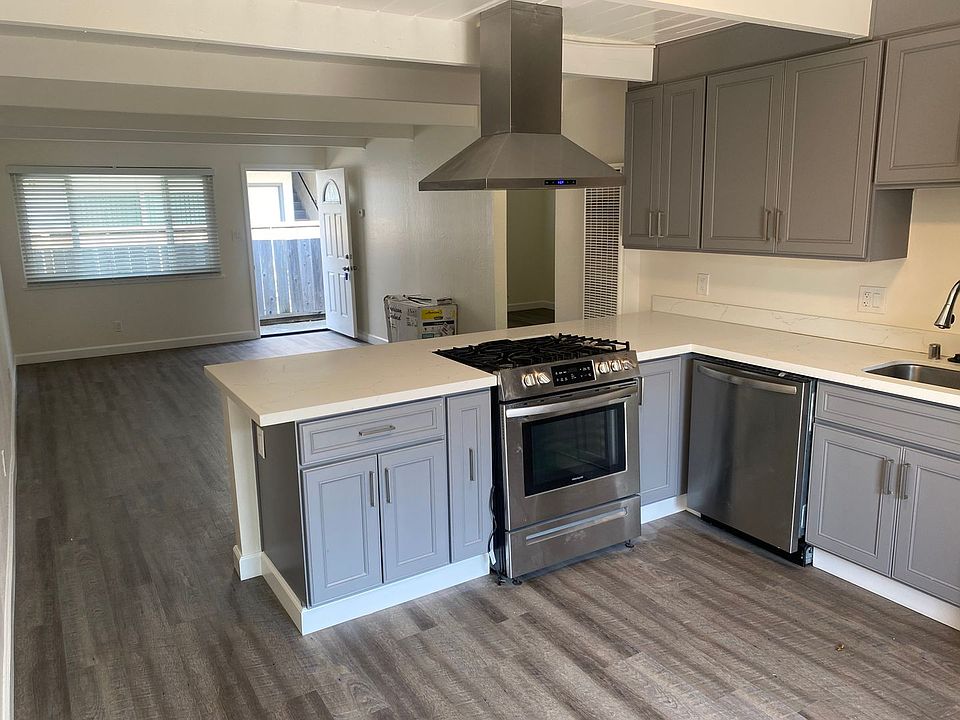 1st image of 1612 Lexington Ave APT 3