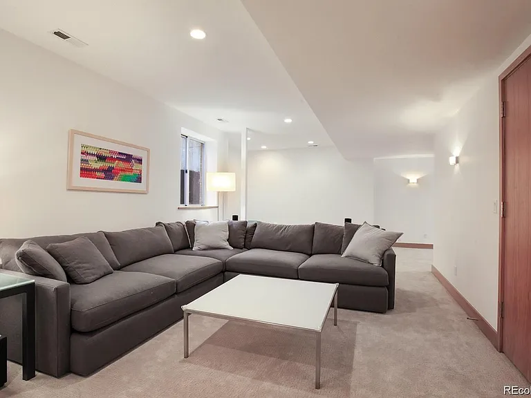 947 S Gilpin St #R — Photo 32