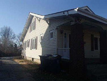 3rd image of 2503 Sanford Ave