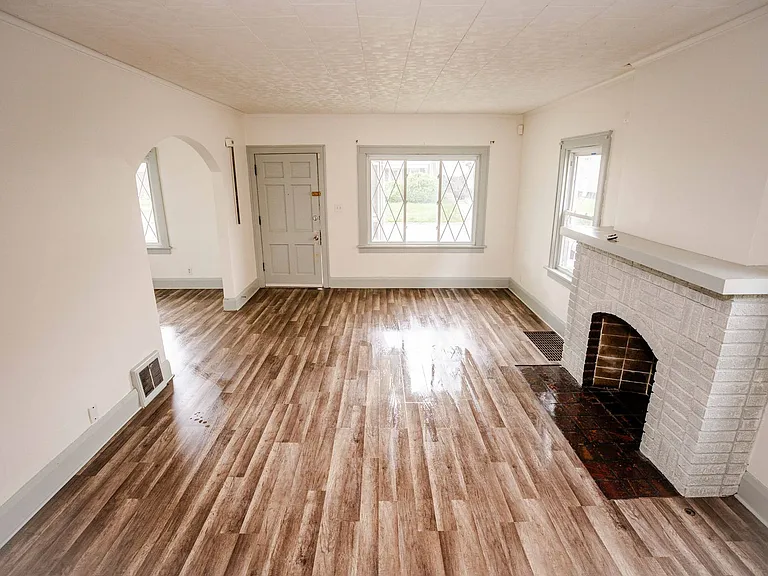 1938 Fernwood Ave — Photo 5