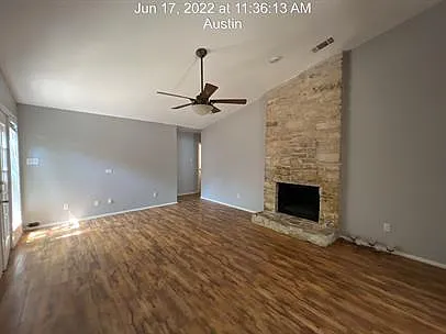 2811 Crownspoint Dr — Photo 3