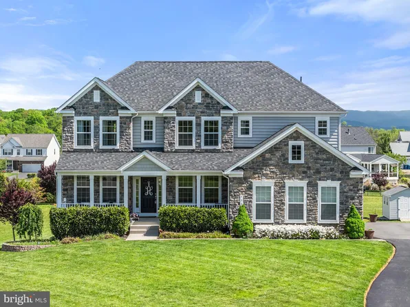 736 McGuire Cir, Berryville, VA 22611