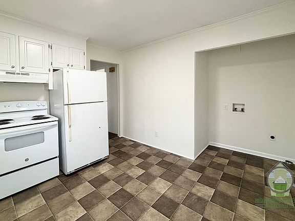 4th image of 113 Fowler Rd #1