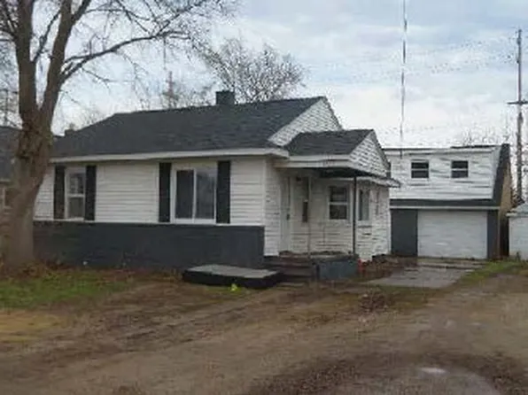 1335 Allen St, Burton, MI 48529