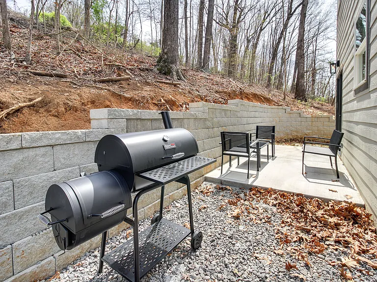 406 Dempsey Ln — Photo 9