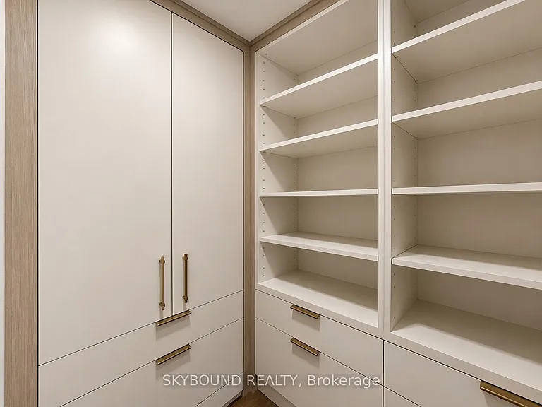 1360 Rathburn Rd E #1705 — Photo 30