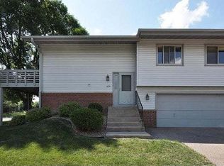 620 E 143rd St, Burnsville, MN 55337