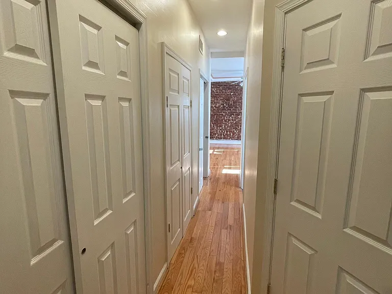 723 S Bond St #2R — Photo 2
