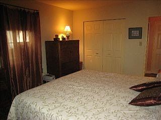 3rd image of 14 Nathan Hale Dr APT 88A