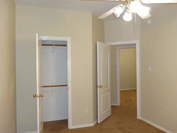 1819 Manor Dr — Photo 9