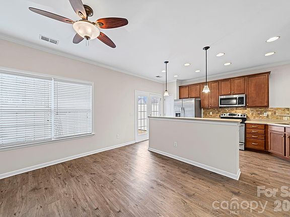 3rd image of 917 Standen Place Ct