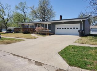 1001 S 4th St, Moberly, MO 65270