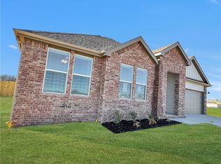 2001 Oliver St, Pea Ridge, AR 72751