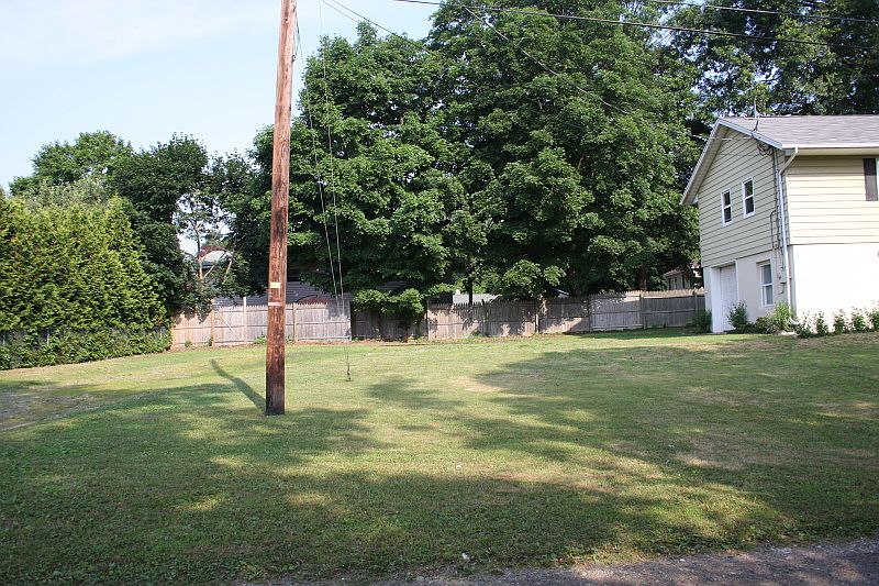 2nd image of 11 Woodland Dr