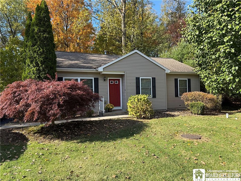 1st image of 18 Middlesex Dr