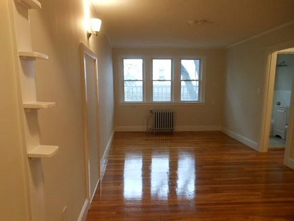 5th image of 195 Thomas Burgin Pkwy Unit 309