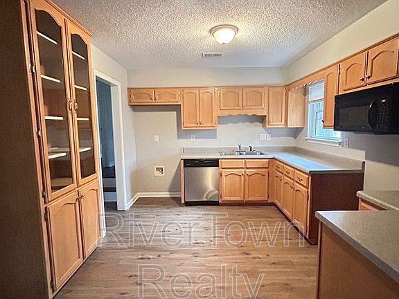3rd image of 1362 Brandywine Dr