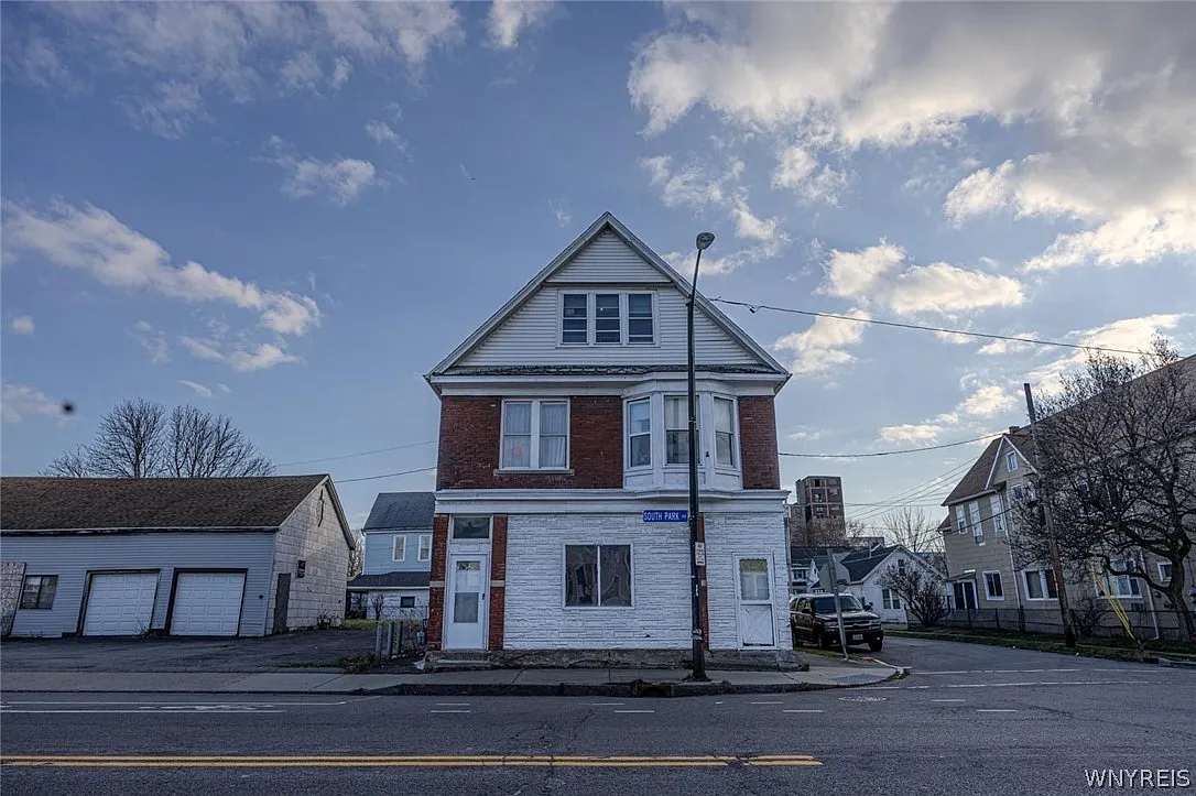 Building Photo - 901 S Park Ave #LOWER