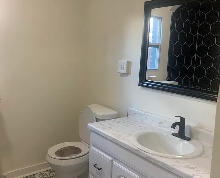649 Colorado Blvd — Photo 40