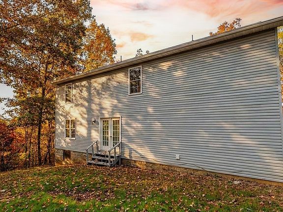 3rd image of 290 Ridgeview Rd