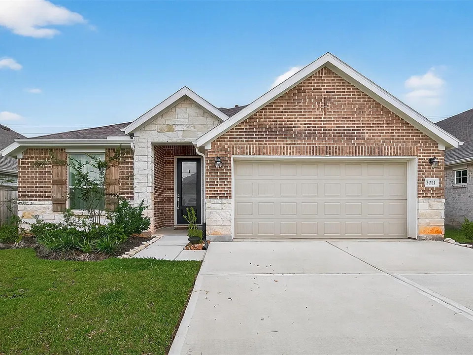 3013 Myrtle Beach Ln