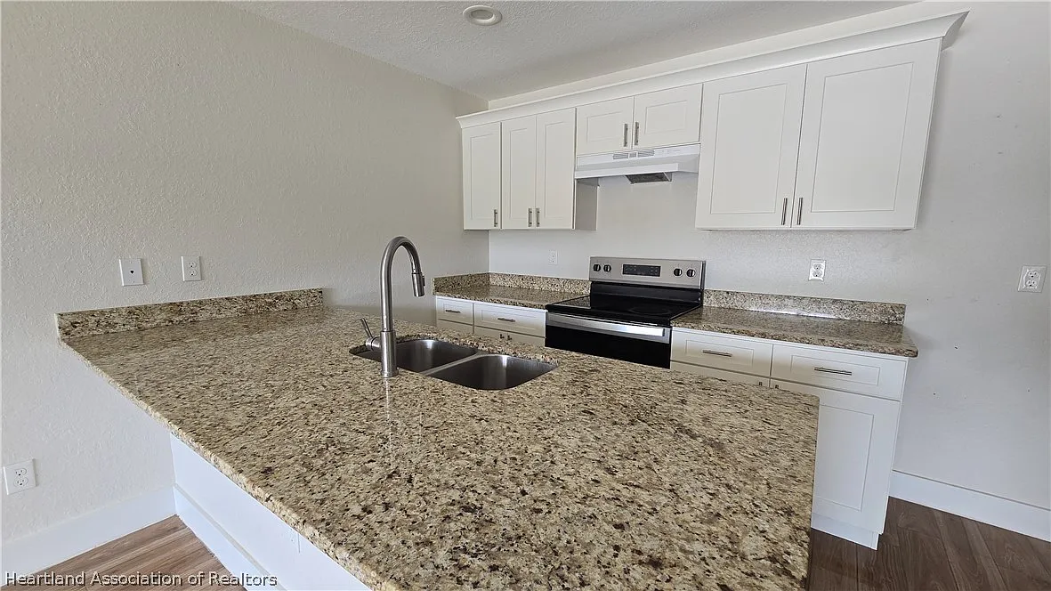 2 bed, 2.0 bath, 984 sqft, $1,400 — Photo 4