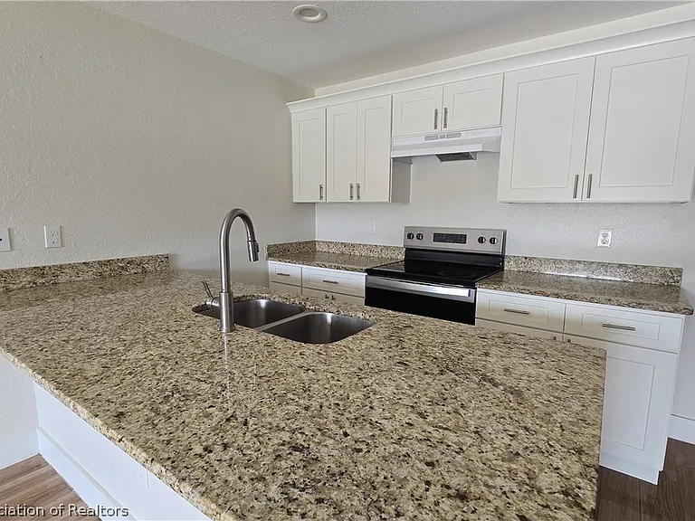 6301 Candler Ter — Photo 4