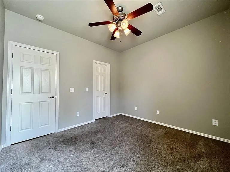 1276 S Blue Willow Ave — Photo 11