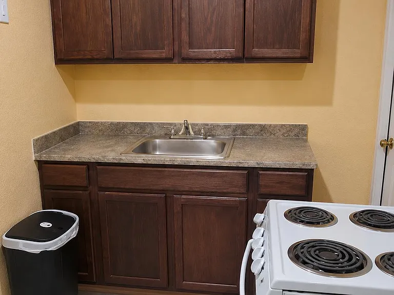 Ironwood Dr — Photo 3