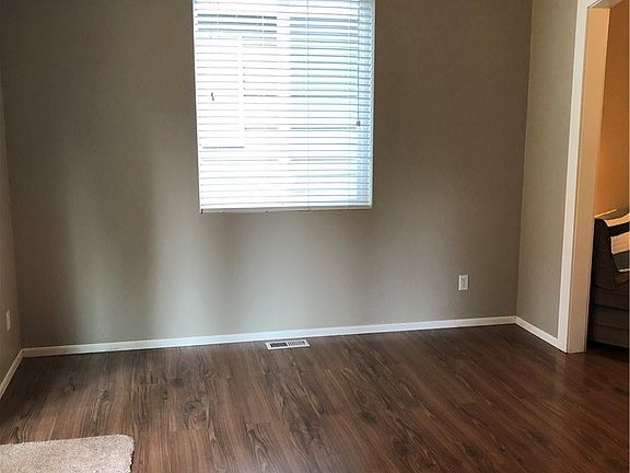 3rd image of 15824 19th Ave E