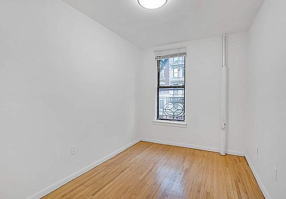 5th image of 24 E 97th St APT 14