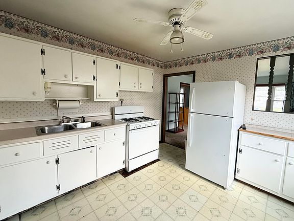 5th image of 3352 Kenwood St