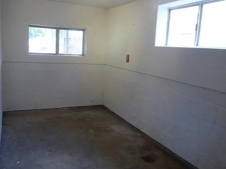 412 W Myrtlewood Ct — Photo 16