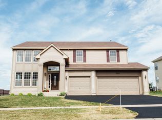 955 Leeward Ln, Hampshire, IL 60140