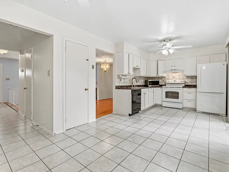 18617 Chickadee Ln — Photo 8