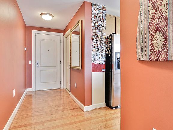 2nd image of 1000 N Randolph St APT 609