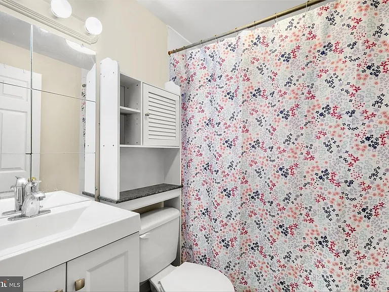 234 Bainbridge St #1B — Photo 9