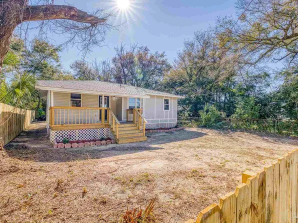 1011 W Hayes St, Pensacola, FL 32501