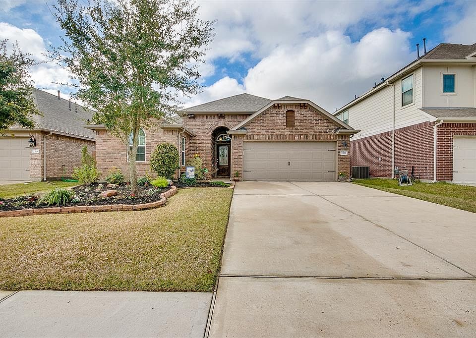 1st image of 2322 Blue Jay Ln