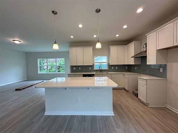 3rd image of 611 S 13th St