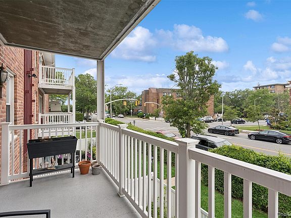 4th image of 61 Maine Avenue #D12