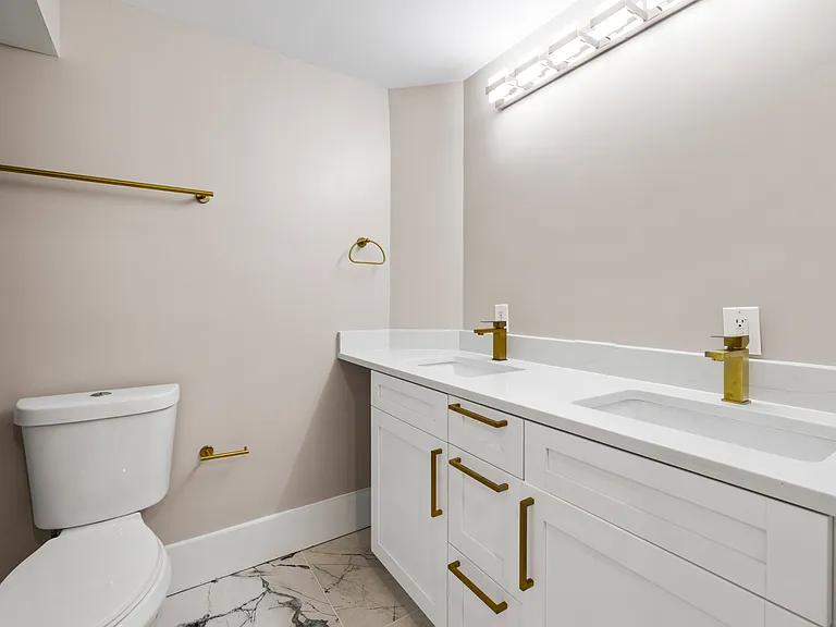 52 Q St NE #1 — Photo 28