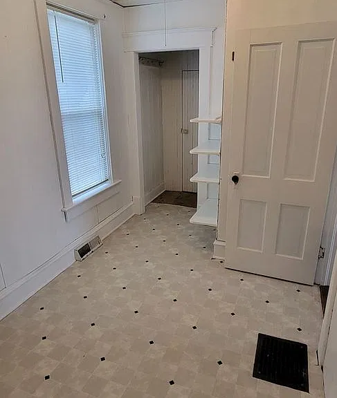 325 N 3rd Ave — Photo 11