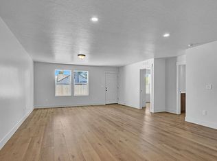 111 4th St #B, Wilder, ID 83676