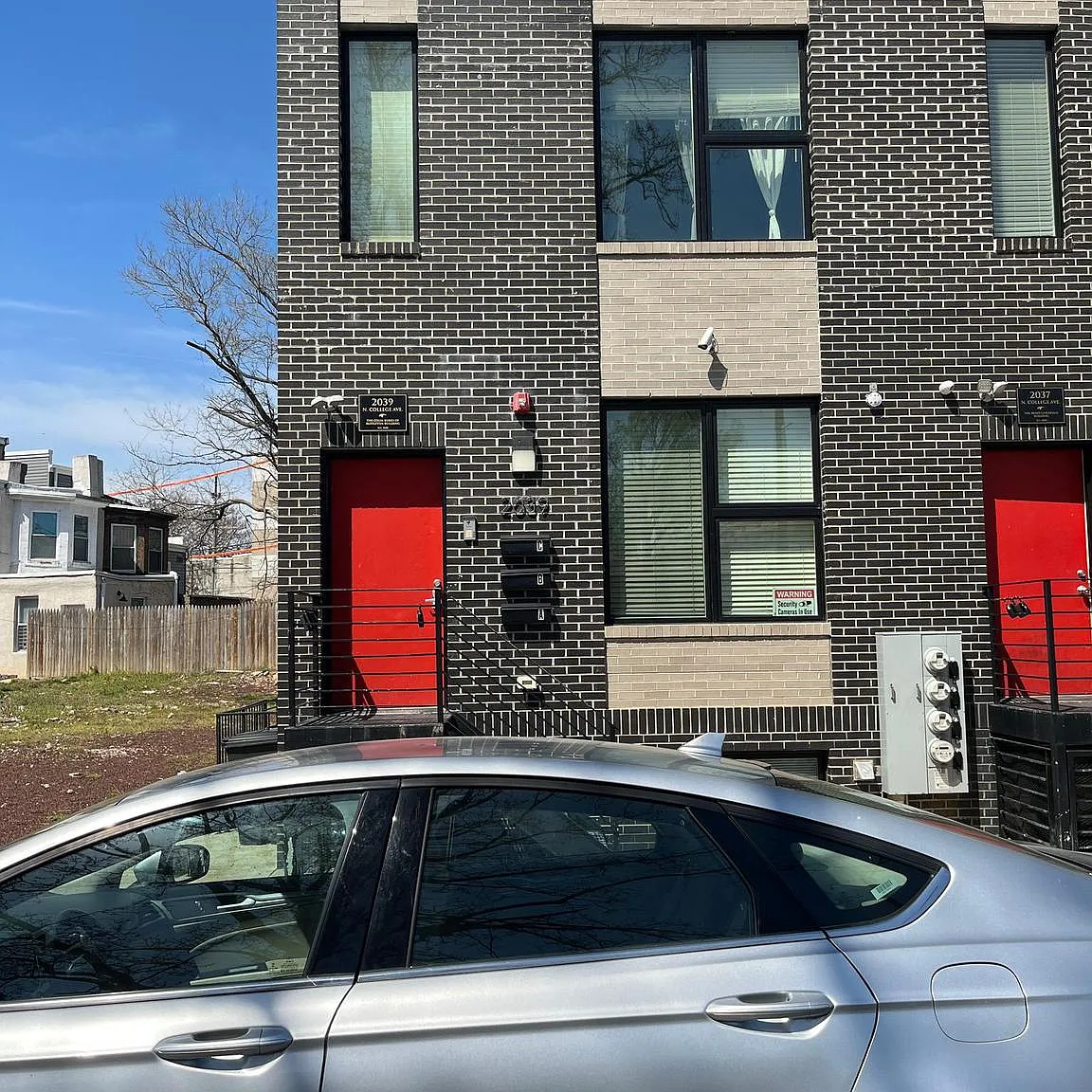 3 bed, 1000 sqft, $2,100 — Photo 4